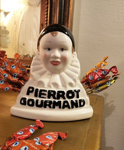 Pierrot Gourmand et ses 40 sucettes Fer de Lance